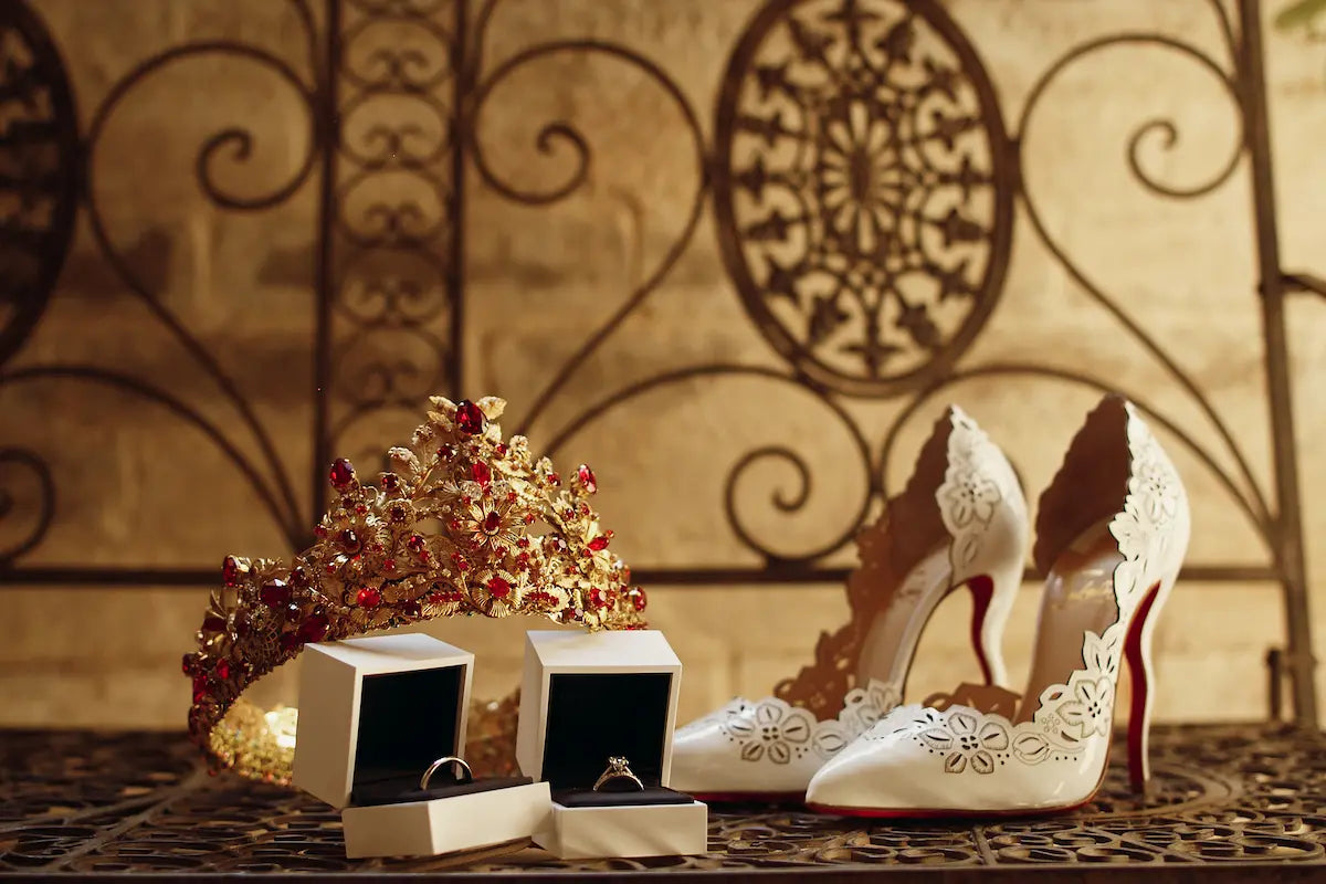Vintage vs. Modern Silver Wedding Accessories: Complete Style Guide For The Discerning Bride