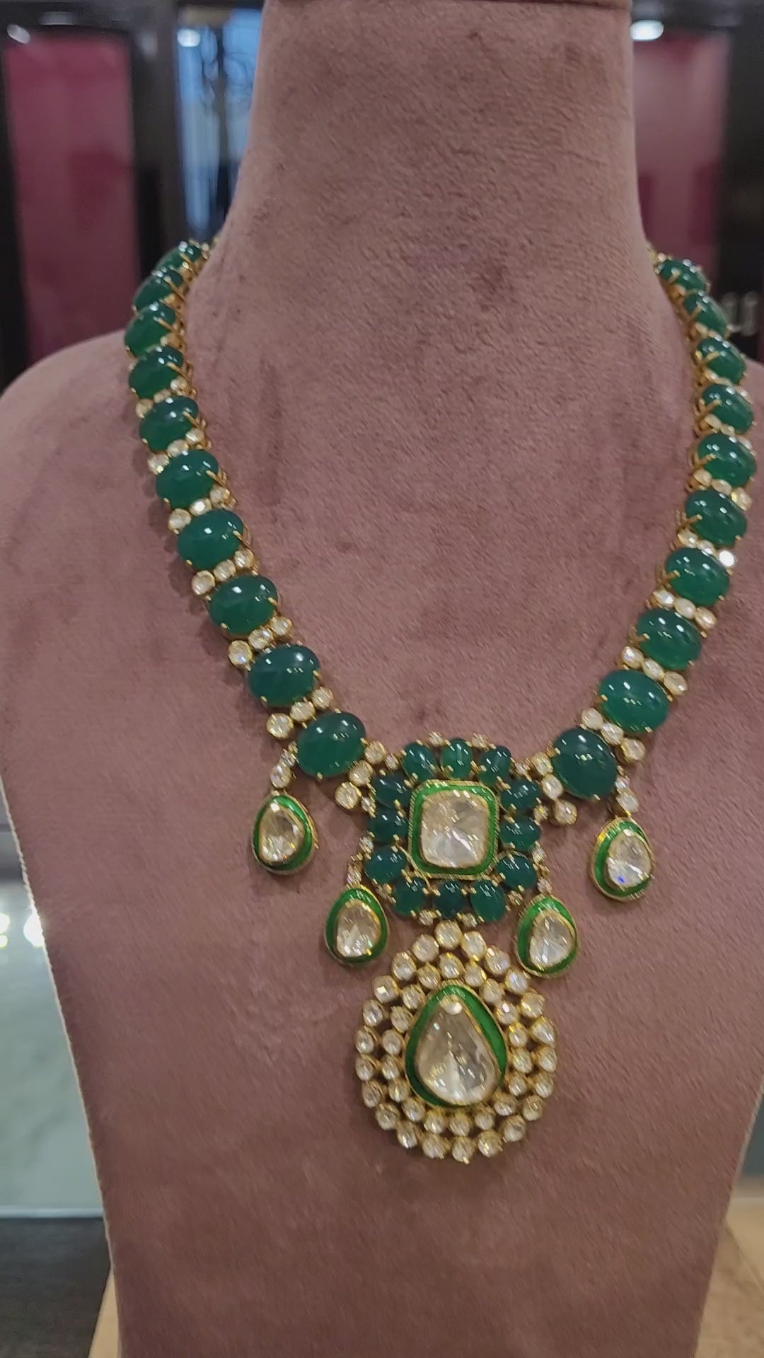 Fine Vintage Emerald and Diamond Necklace For Sale at 1stDibs | vintage  emerald necklace, antique emerald necklace, emerald necklace vintage