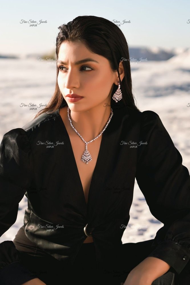 SCINTILLATING DIAMONDS NECKLACE finesilverjewels